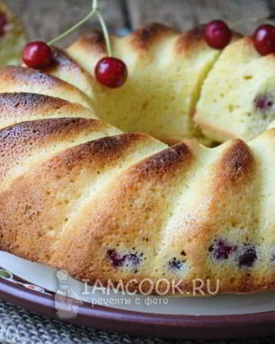 Манник с вишней на кефире