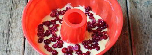 манник с вишней на кефире. Шаг 15