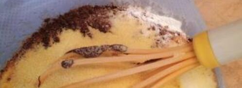 шоколадный манник с черникой и кедровым орехом. Шаг 3