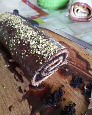 Медово-маковый рулет