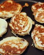 Дрожжевые оладушки на кислом молоке