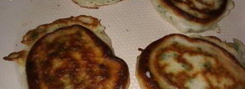 оладушки с зеленым луком. Шаг 11