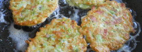 оладьи из кабачков с сыром и колбасой. Шаг 7