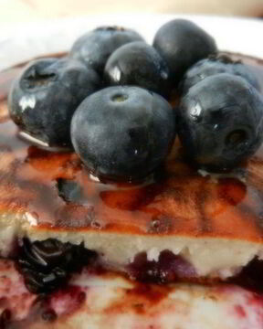 Оладьи с черникой Завтрак за 5 минут