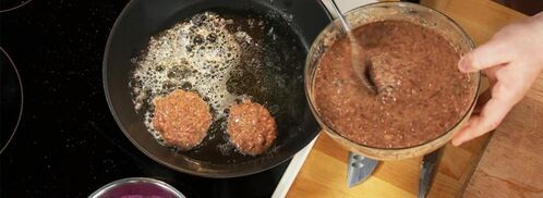 печеночные оладьи с сельдереем. Шаг 4