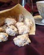 Легкое печенье с кокосом, орехами и шоколадом