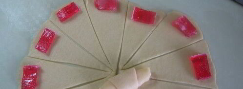 рассыпчатые рогалики вкус детства на сметанно-дрожжевом тесте. Шаг 7