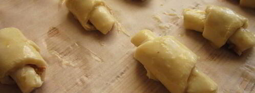 творожные рогалики с орехами. Шаг 8