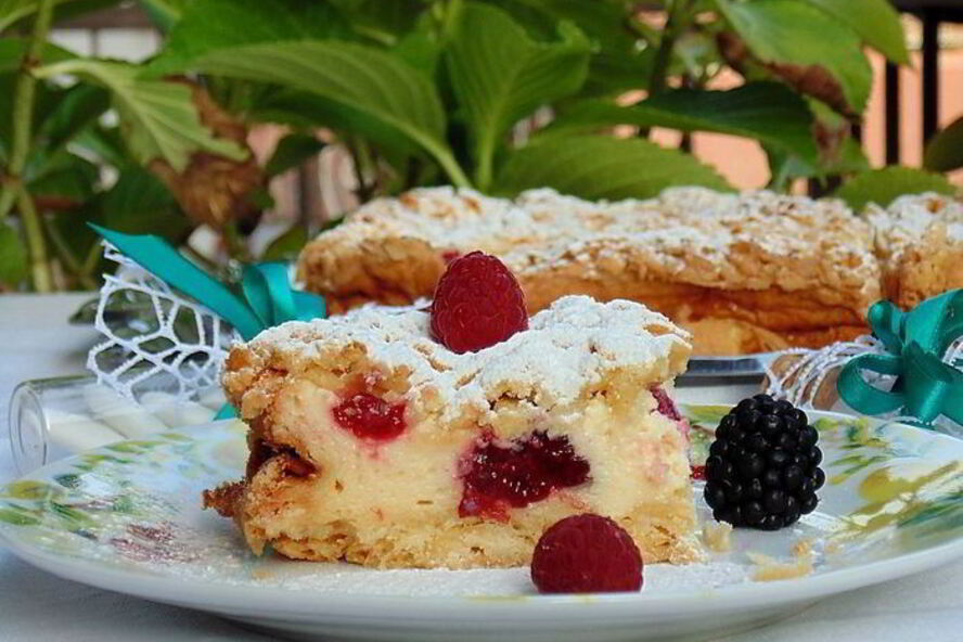 Рецепт летнего пирога с ягодами и пудингом