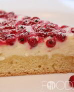 Пирог с красной смородиной