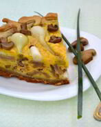 Пирог с молодым луком и грибами