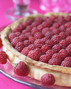 Польский пирог с малиной на сметане