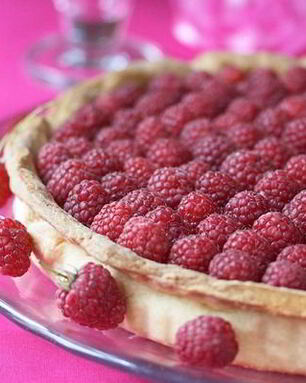 Польский пирог с малиной на сметане