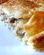 Рыбный пирог из слоеного теста