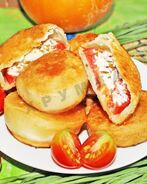 Пирожки бомбочки с помидорами и сыром