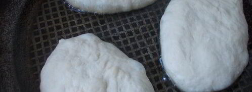 пирожки из детства с яйцом и зеленым луком. Шаг 8