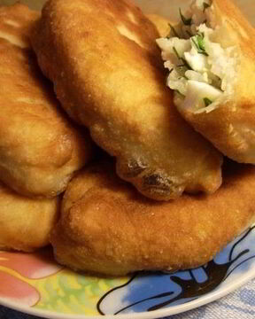 Пирожки с луком и яйцом
