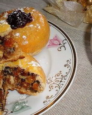 Пирожки с сухофруктами