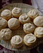 Лимонные пирожные капкейки с лимонной помадкой