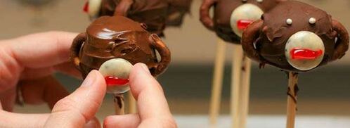 пирожное на палочке в виде обезьяны. Шаг 13