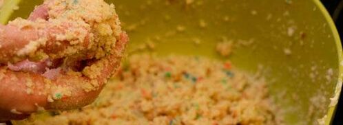 пирожное на палочке в виде обезьяны. Шаг 4