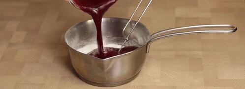 пирожные из орехового бисквита с вишневым кремом. Шаг 9