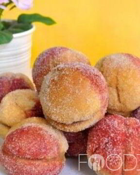 Пирожные Персики