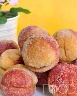 Пирожные Персики