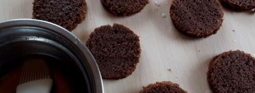 зефирное пирожное с малиновым конфи. Шаг 25