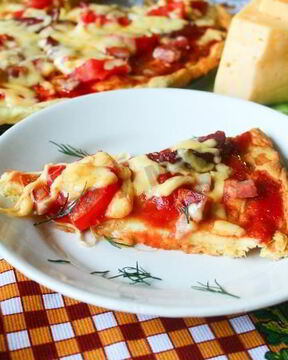 Быстрая пицца в микроволновке с сыром