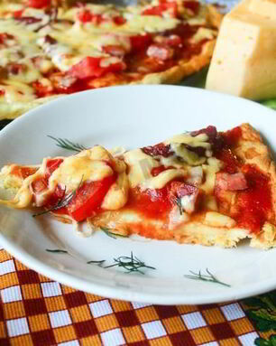 Быстрая пицца в микроволновке с сыром