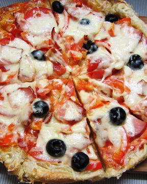 Пицца с копченым окороком