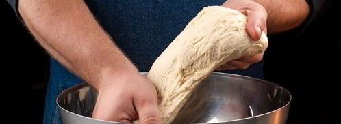 пицца с крабовым мясом, томатами и маслинами. Шаг 4