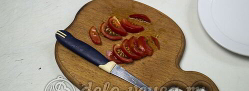 пицца с сосисками и помидорами. Шаг 6