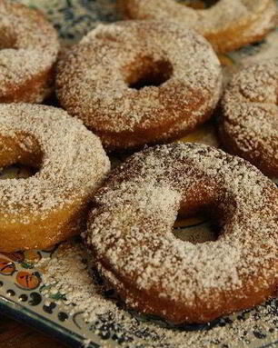 Картофельные пончики в сахарной пудре