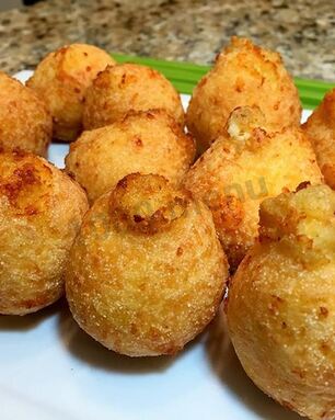 Сырные пончики с творогом