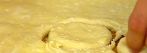 творожные пончики с изюмом. Шаг 5