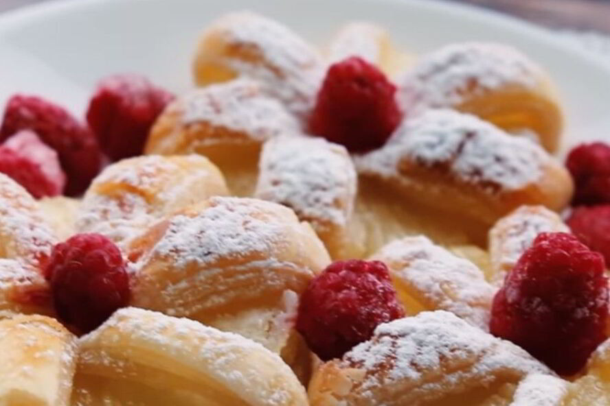 Рецепт простых слоек с ананасами