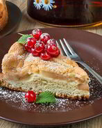 Классическая яблочная шарлотка