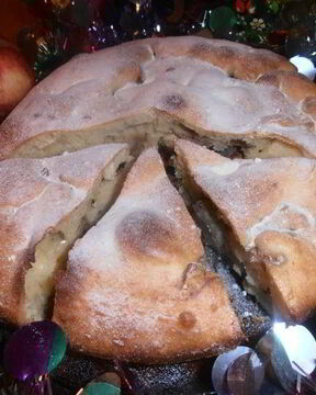 Ореховая шарлотка на сгущенке