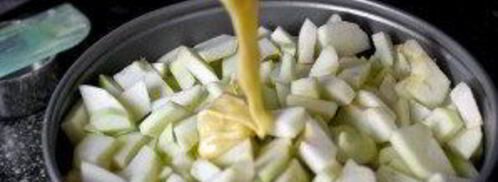 пышная шарлотка с яблоками. Шаг 6