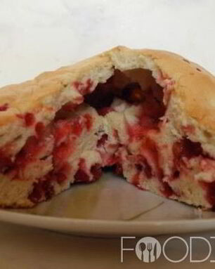 Шарлотка с клюквой