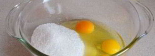 шарлотка с яблоками в скороварке. Шаг 3