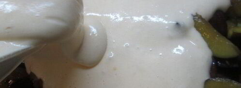 шарлотка сметанная слава сливам. Шаг 4