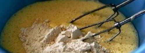 шарлотка в духовке. Шаг 3