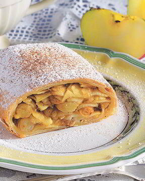 Австрийский штрудель с яблоком