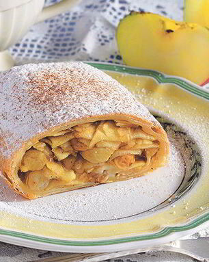 Австрийский штрудель с яблоком