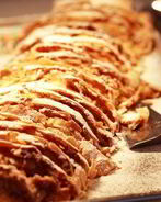 Нежный абрикосовый штрудель