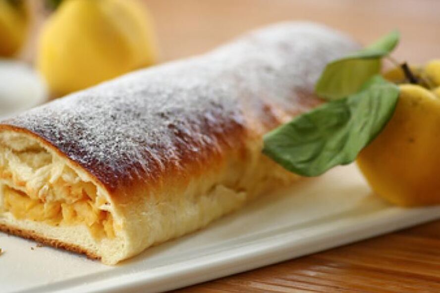 Рецепт штруделя с айвой