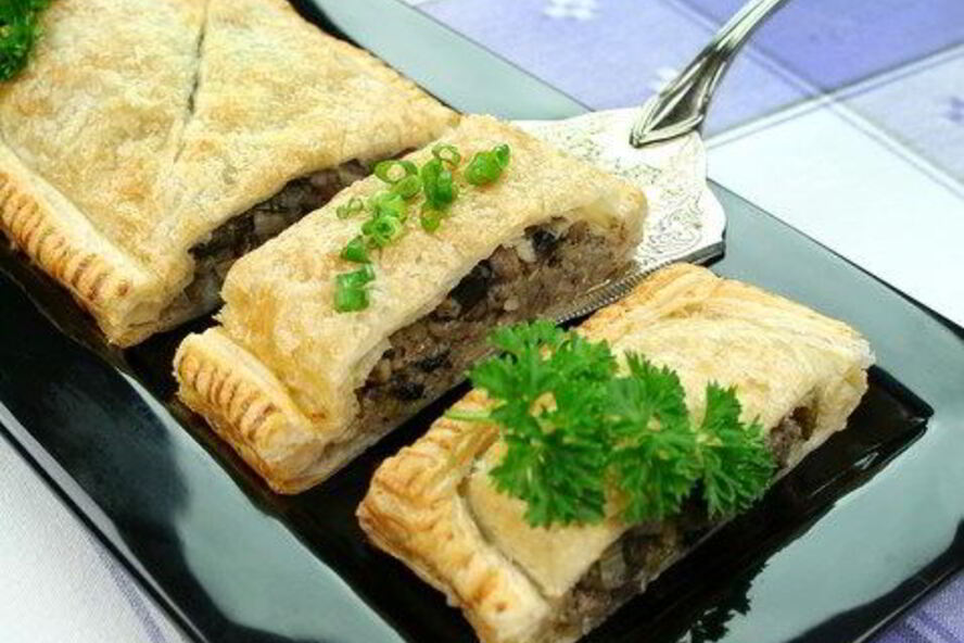 Рецепт штруделя с грибами и луком